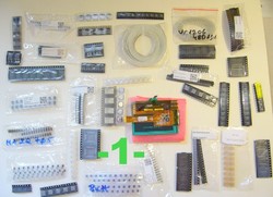 Régi ELEKTRONIKAI ALKATRÉSZ CSOMAG kb.1000-1500 darab alkatrész-2507-5-MPL csomagautomatába is