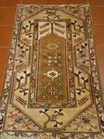 160 x 100 cm antik Milas kézi csomózású szőnyeg eladó