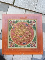 Vintage, sárkány mintás fal-elem, 45x45/33×33 cm, minimum 50 éves, rétegelt falemez, gipsz stukkó