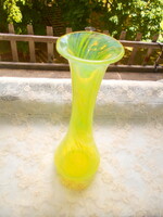 Uránzöld színű üveg váza - 25,5cm