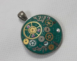 Vintage clockwork pendant