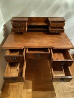 Neobarokk íróasztal fiókos-polcon felépítménnyel, jó állapotban