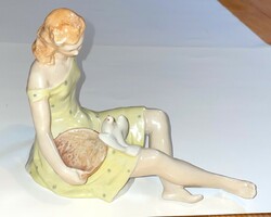 Drasche porcelán nő galamb etető figura - 18 cm kézzel festett