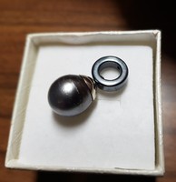 Tahitian pearl pendant with hematite pendant