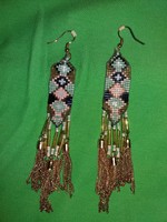 Gyönyörű Észak - amerikai NAVAHO indián réz és gyöngyfűzött fülbevaló párban  a képek szerint