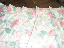 Vintage stílusú shabby chic pasztell árnyalatú rózsás függöny