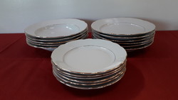 17 db-os, arany szegélyű, D Czechoslovakia porcelán tányér készlet