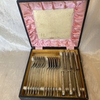 Cutlery set in box