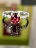 Dazzling silver ring with garnet and cubic zirconia stones