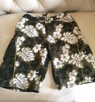 H & m 10-12 year old boy in swimming trunks, exotic decor, leaves, 70 cm waist