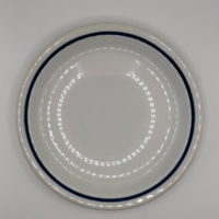 Plain plates (7 pieces)