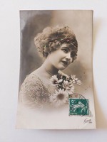 Old postcard photo postcard lady with flowers
