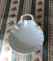 Fehér Herendi, kagyló formájú porcelán kínáló, névjegy tál