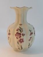 Zsolnay virágmintás gerezdes váza 14,5 cm