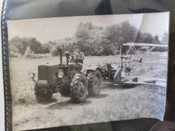 Régi fotó földművelés mezőgazdaság traktor fénykép