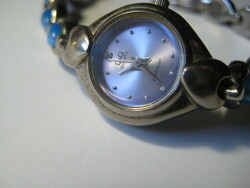 Q & q women's quartz wristwatch, with a nice and elegant strap, works