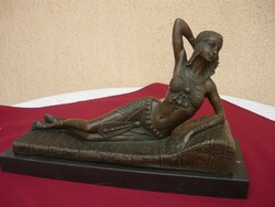 Cleopatra, large bronze statue on a marble base, 38x25x13 cm, 7 kg. Now from HUF 1..