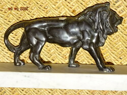 Lion statue desk ornament