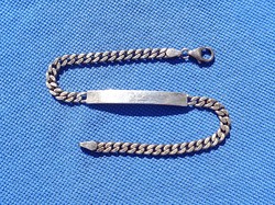 19.7 cm long, 5 mm. Wide 925 silver bracelet