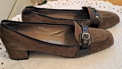 Comfortable, fine, brown, Italian, leather women's shoes, size 37, with nice details