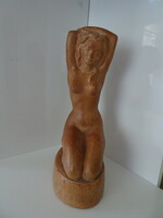 Szép kerámia női akt szobor