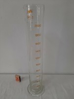 Measuring vessel, measuring glass