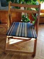 Perfect folding pine chair
