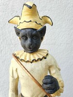 Bohóc macskanő szobor