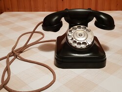 Gyönyörű Vintage telefon az 1930-as évekből.