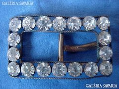 Representative rarity belt buckle decorated with precious stones
