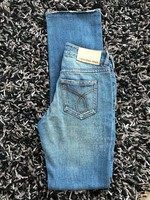 Calvin Klein Jeans trapéz szárú, koptatott farmer
