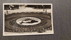 1935. évi képeslap nagy Magyarország virágokból Szabadság téri park