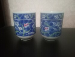 Two very good antique Chinese tea cups