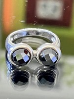 Káprázatos, ezüst gyűrű, kristály kövekkel