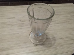 Antik üveg pohár.