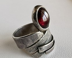 377T. 1 Forintról! Antik ezüst (7,8 g) gránát kővel ékesített gyűrű!