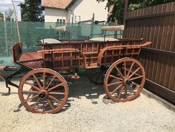 Old carriage horse carriage !!!