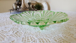 Gyönyörű uránzöld üveg kínáló,asztalközép
