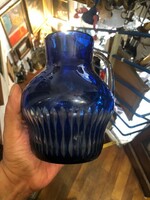 Üveg váza, öntött, XX. század eleje, 16 cm-es magasságú.