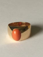 14 karátos, korall kővel díszített női aranygyűrű