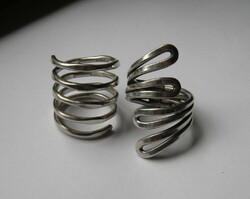 Two silver lined rings, can be worn together