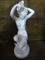 Herendi “fésülködő nő” Lux Elek (37cm magas porcelán szobor)