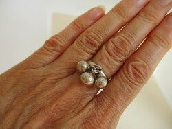 Gyönyörű nagy gömbökkel kézműves ezüst gyűrű