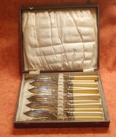 Ezüstözött Art Deco angol halas kés-villa evőeszköz készlet