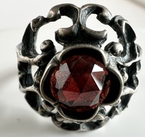 433T. 1 Forintról! Antik Gránát köves 800-as ezüst (4,7 g) gyűrű, szép, régi kézi munka!