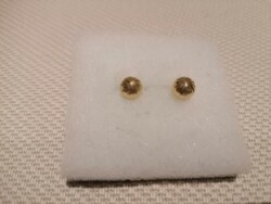 14 krt. arany stekkeres női fülbevaló, gyémánt vésett