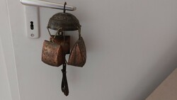 (K) copper doorpost, beautiful ornament, bell