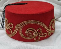 Török hagyományos FEZ kalap díszes piros