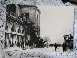 French reprint postcard Paris, train accident at Montparnasse station (1895)