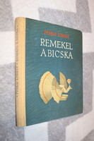 Ferkai Lóránt: Remekel a bicska (megázott, de nem dohos)